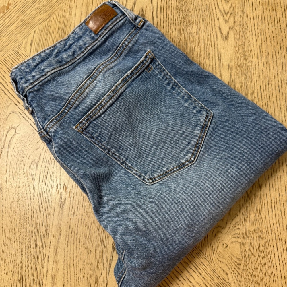 Crown & Ivy Women's Size 12 Blue High Rise Vintage Straight Jeans‎